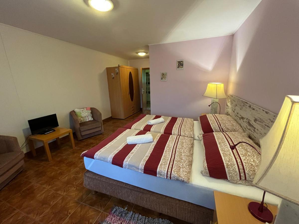 Erdei Vendeghaz Hotel Bogot Eksteriør billede